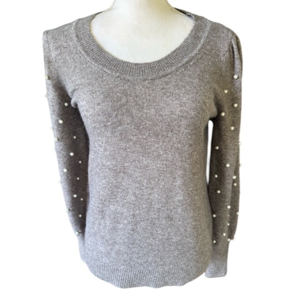 LOFT ladies gray with pearl accessory long sleeves sweater XS - Picture 1 of 13